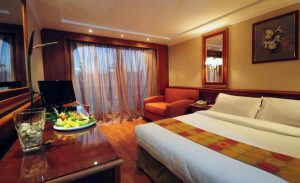 Royal Ruby – Double Cabin