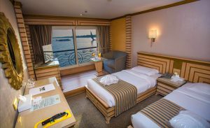 Sara1 – Triple Cabin